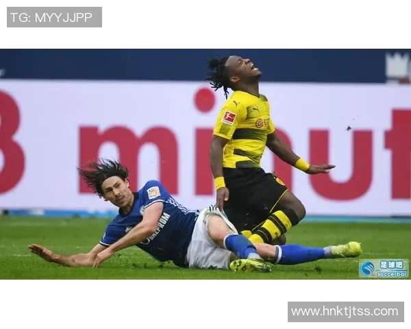 足球明星因骨折受伤重返赛场的励志故事与康复历程分析 足球明星因骨折受伤重返赛场的励志故事与康复历程分析